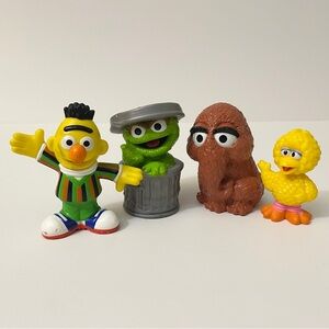 Sesame Street Hasbro 2010 Figure Lot of 4 Snuffy Oscar Bert & Big Bird
